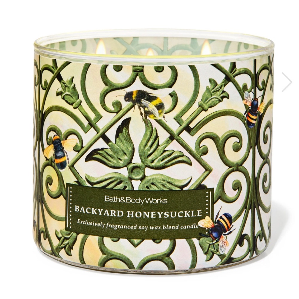 Bath & Body Works Backyard Honeysuckle
3-Wick Candle